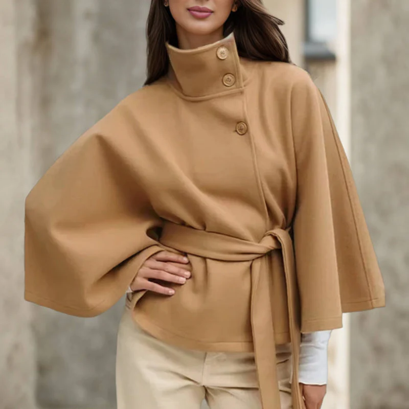 Manteau femme col montant avec manches cape - Image 14
