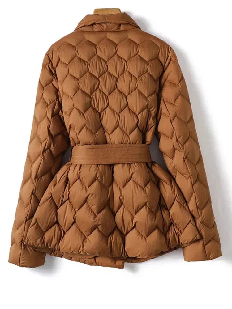 Veste matelassée chic avec ceinture à la taille pour la chaleur hivernale - Image 3