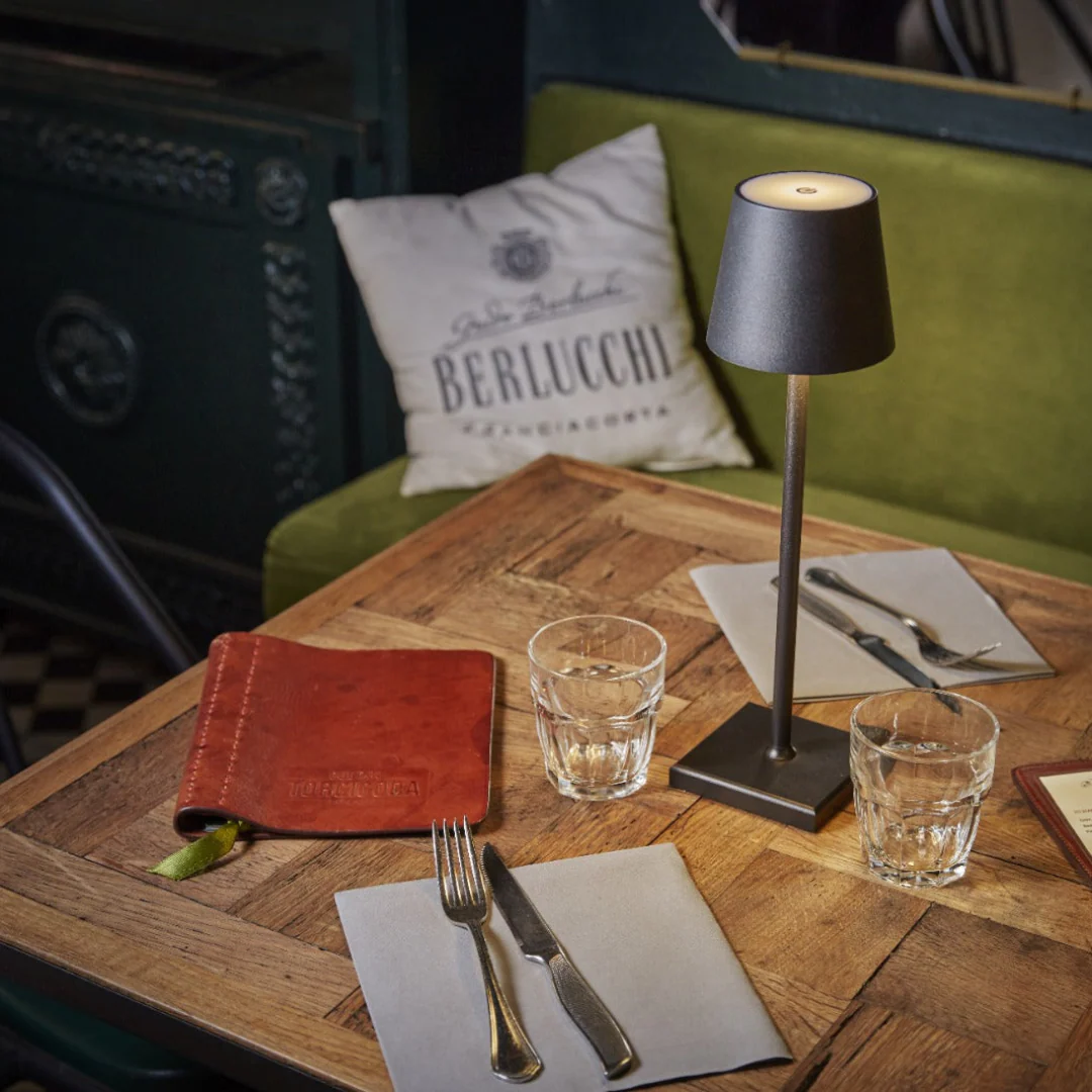 Lampe de table à intensité variable pour un éclairage chaleureux et élégant - Image 9