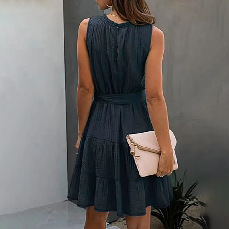 Robe sans manches col rond avec taille ceinturée - Image 3