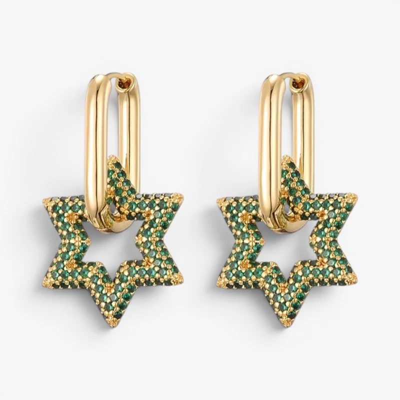 Boucles d’oreilles créoles pour femme avec motif étoile - Image 2