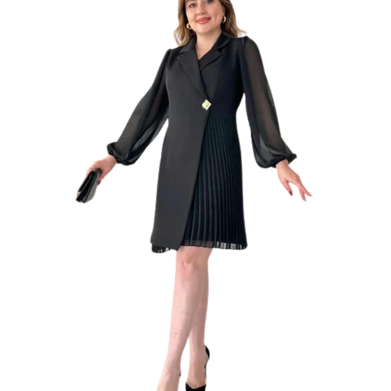 Mini-robe à manches longues avec jupe plissée