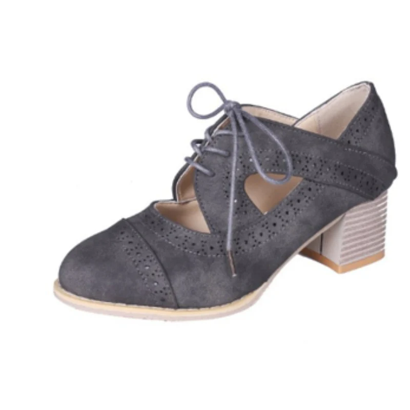 Clara – Chaussures femme à talon bloc avec découpes