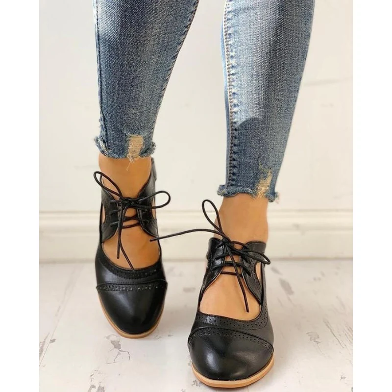 Clara – Chaussures femme à talon bloc avec découpes - Image 4
