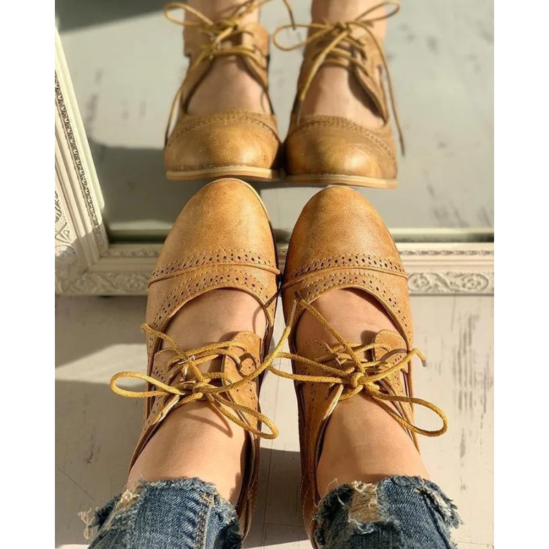 Clara – Chaussures femme à talon bloc avec découpes - Image 7