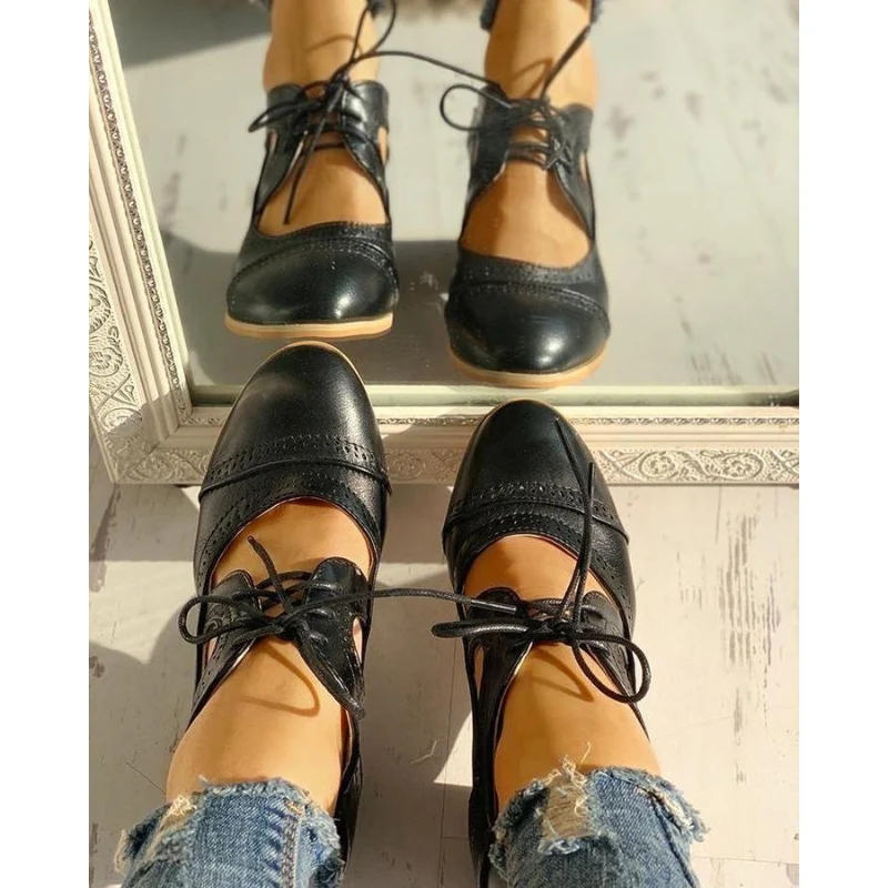 Clara – Chaussures femme à talon bloc avec découpes - Image 8