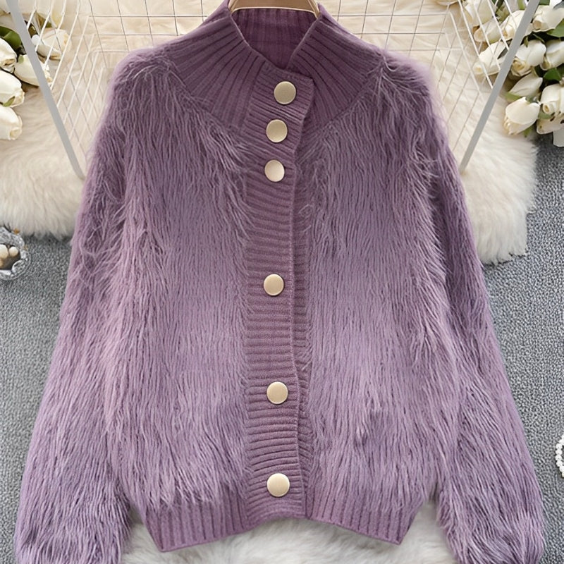 Diana – Gilet duveteux et douillet avec col montant côtelé et fermeture boutonnée - Image 4