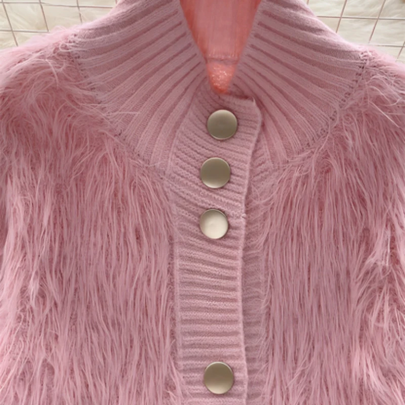 Diana – Gilet duveteux et douillet avec col montant côtelé et fermeture boutonnée - Image 5