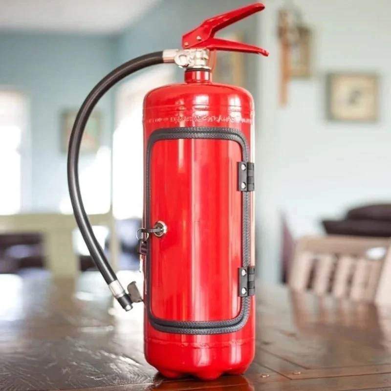 Rangement de Bouteilles Caché dans un Design d’Extincteur