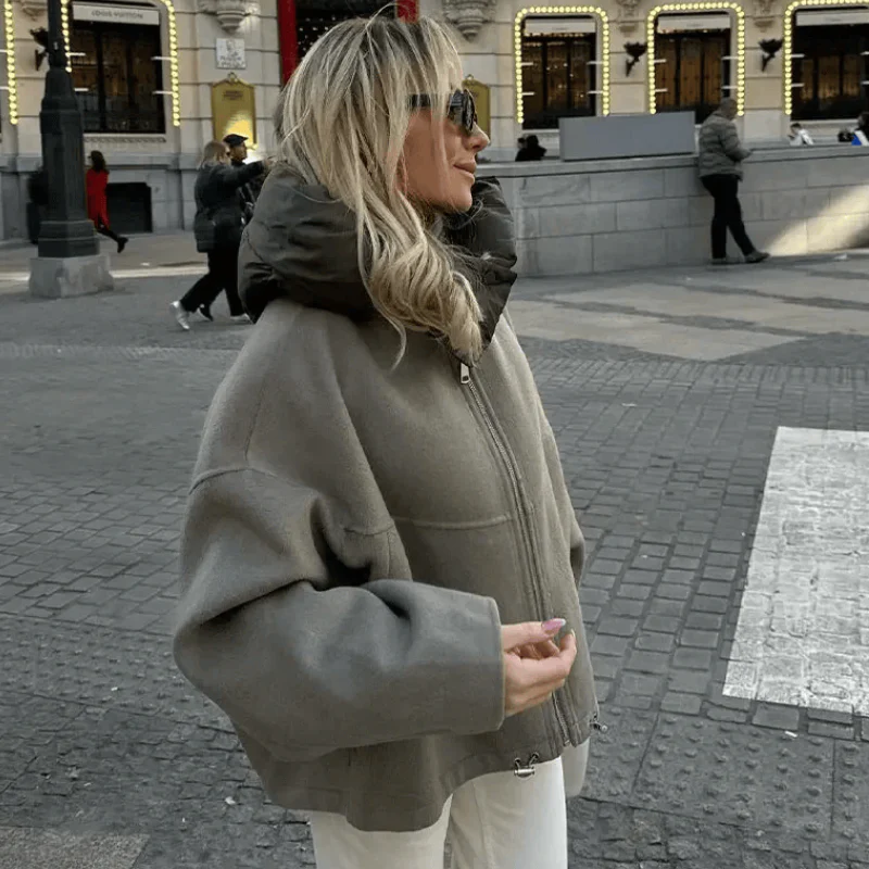 Veste femme à capuche zippée coupe ample - Image 2