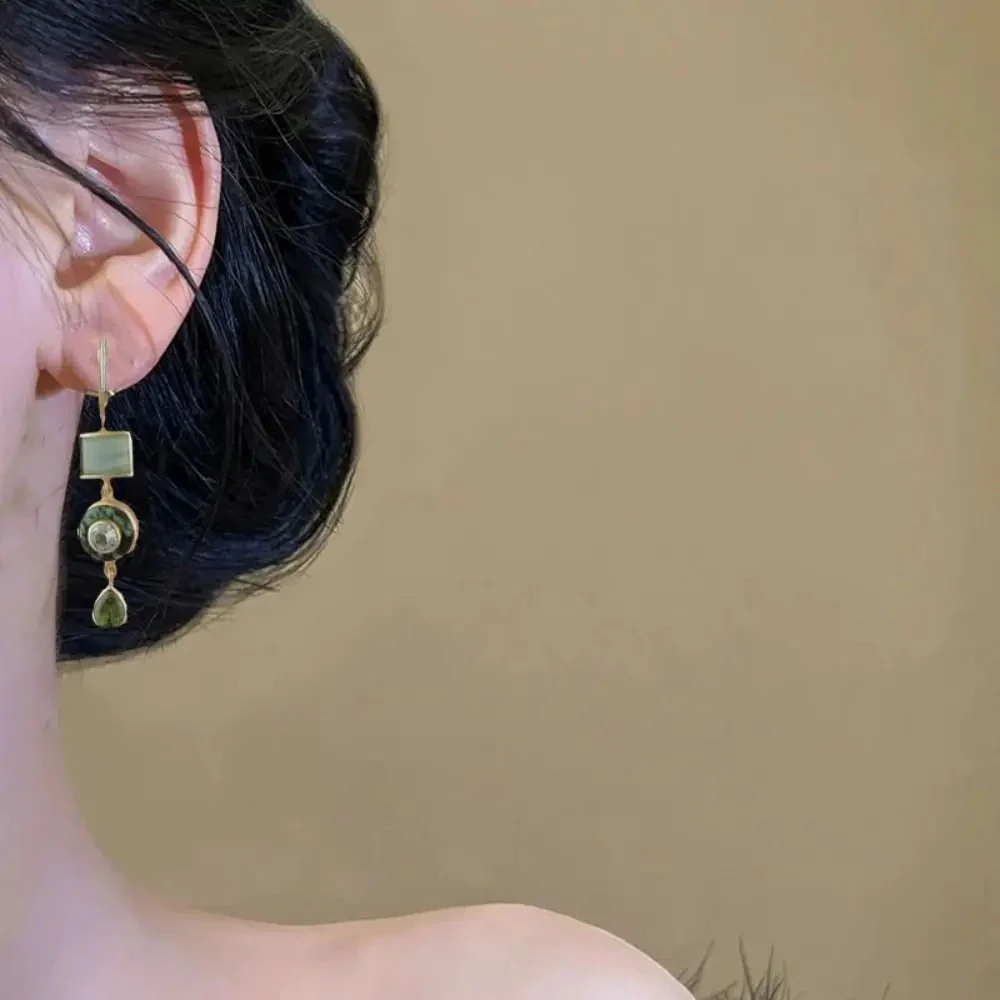 Boucles d’oreilles pendantes femme design superposé - Image 4