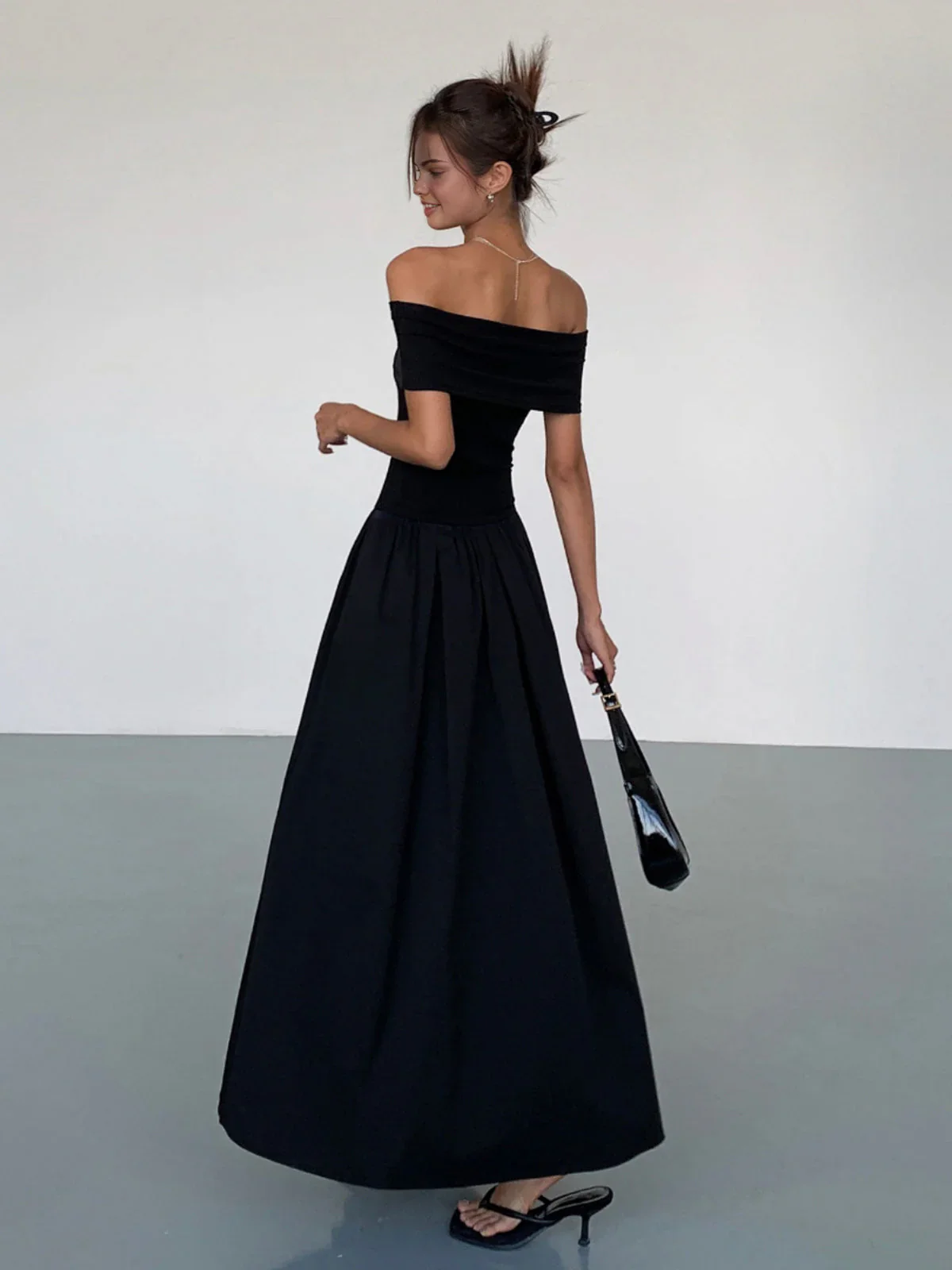 Robe longue femme épaules dénudées jupe plissée - Image 4