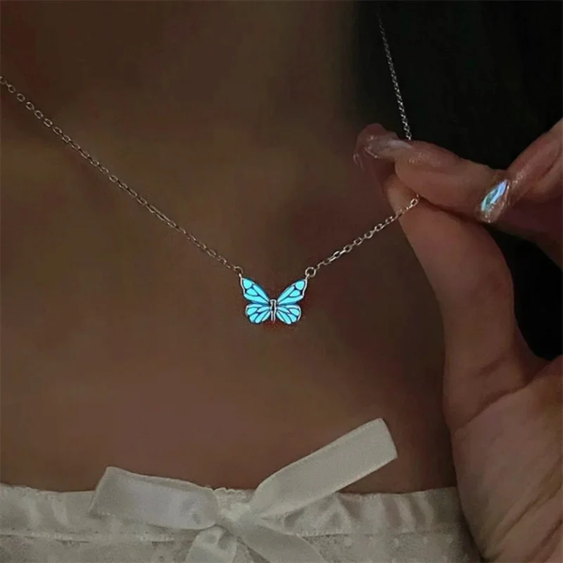 Ensemble Élégant Collier et Bracelet Papillon - Image 2