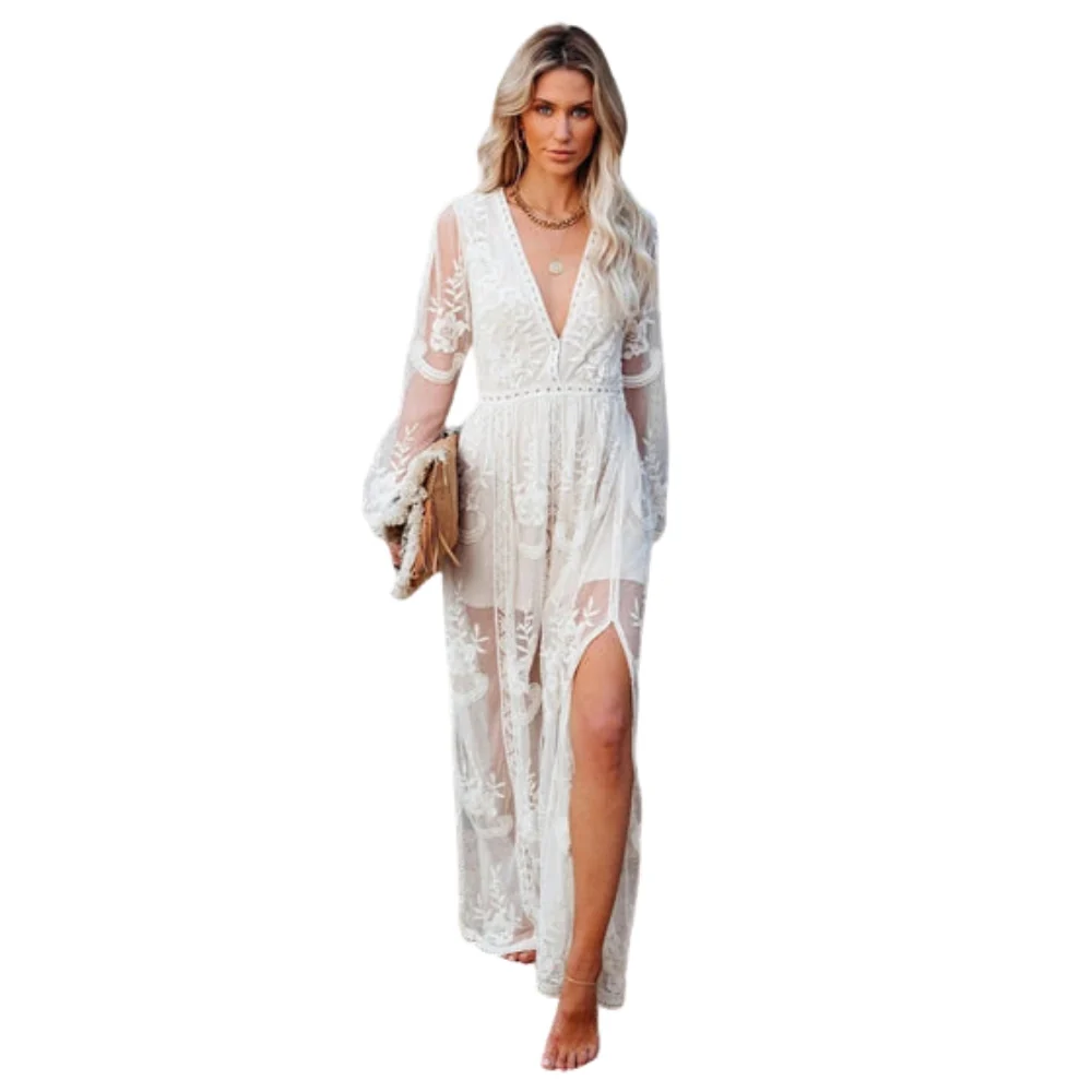 Robe à manches courtes brodée col V