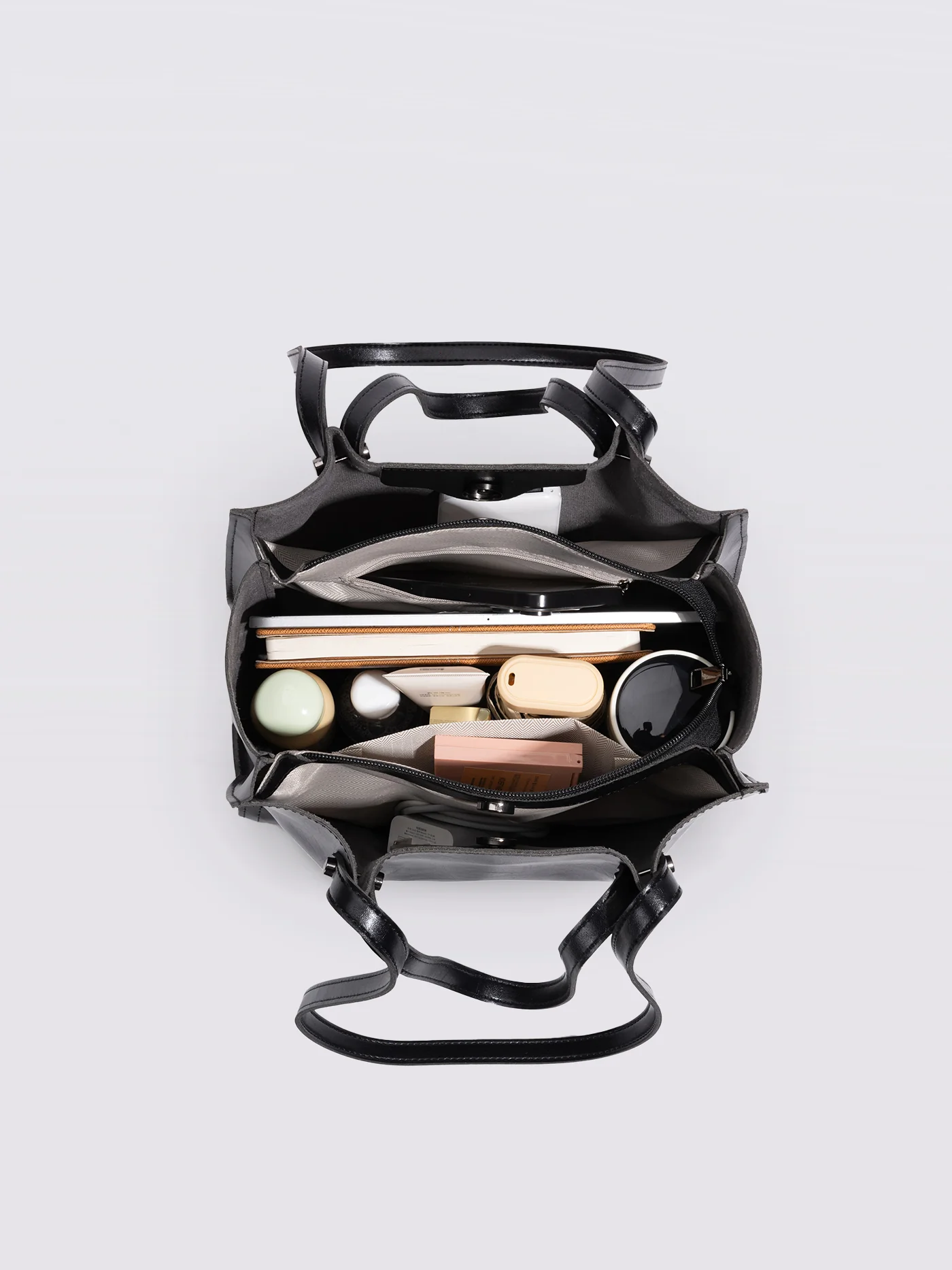 Sac Bandoulière Grande Capacité au Design Luxueux et Bretelles Larges - Image 11