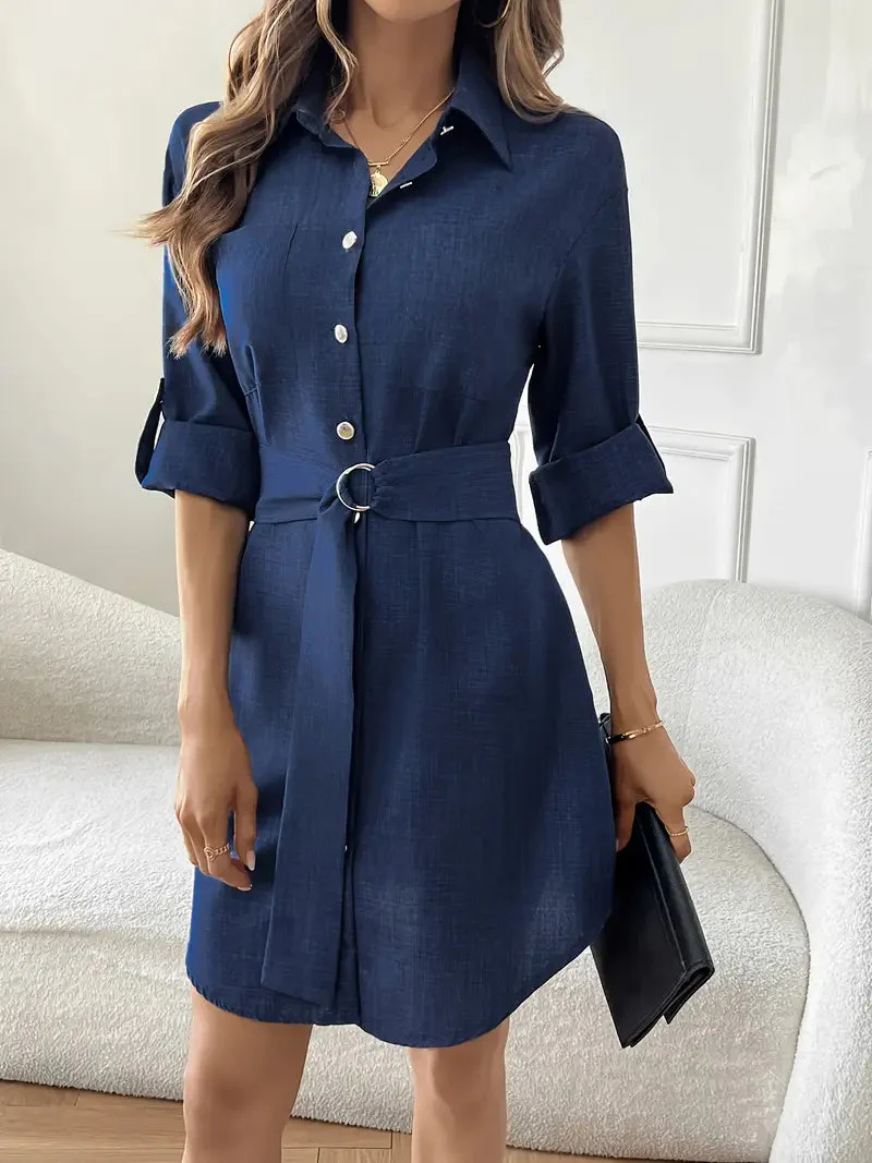 Robe chemise classique à manches longues avec col rabattu et ceinture à la taille
