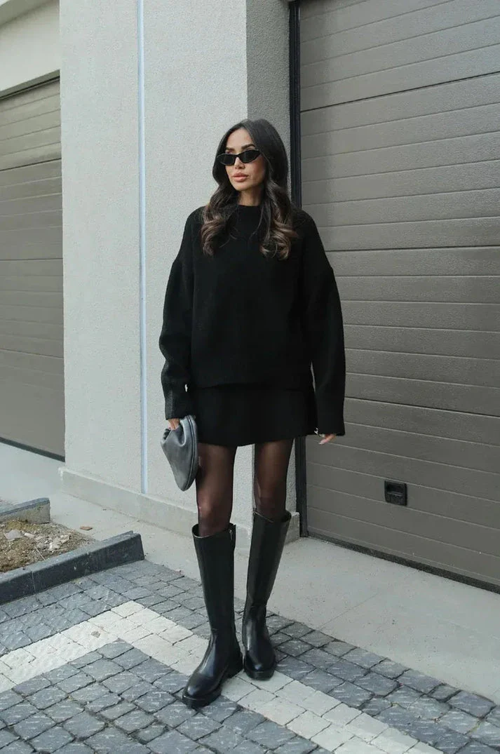 Ensemble pull oversize et mini-jupe élégante - Image 3