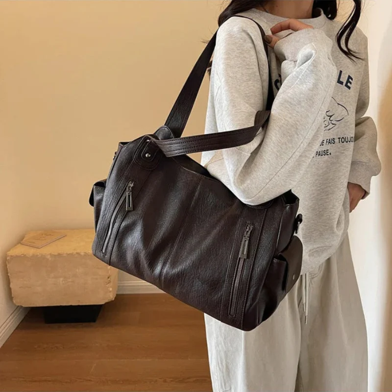 Sac à bandoulière élégant avec fermeture zippée sécurisée - Image 5