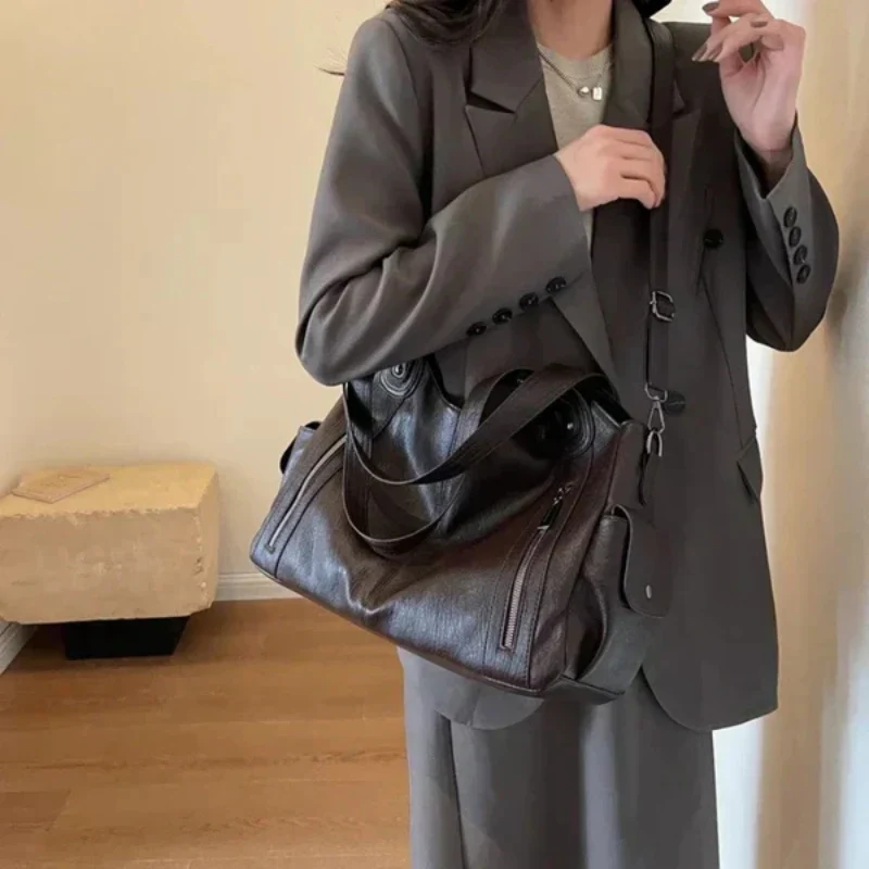 Sac à bandoulière élégant avec fermeture zippée sécurisée - Image 6