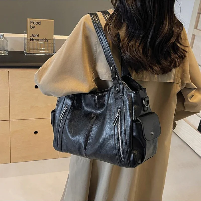 Sac à bandoulière élégant avec fermeture zippée sécurisée - Image 8