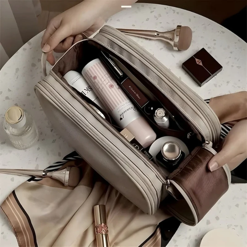 Trousse de maquillage grande capacité avec fermeture éclair - Image 3