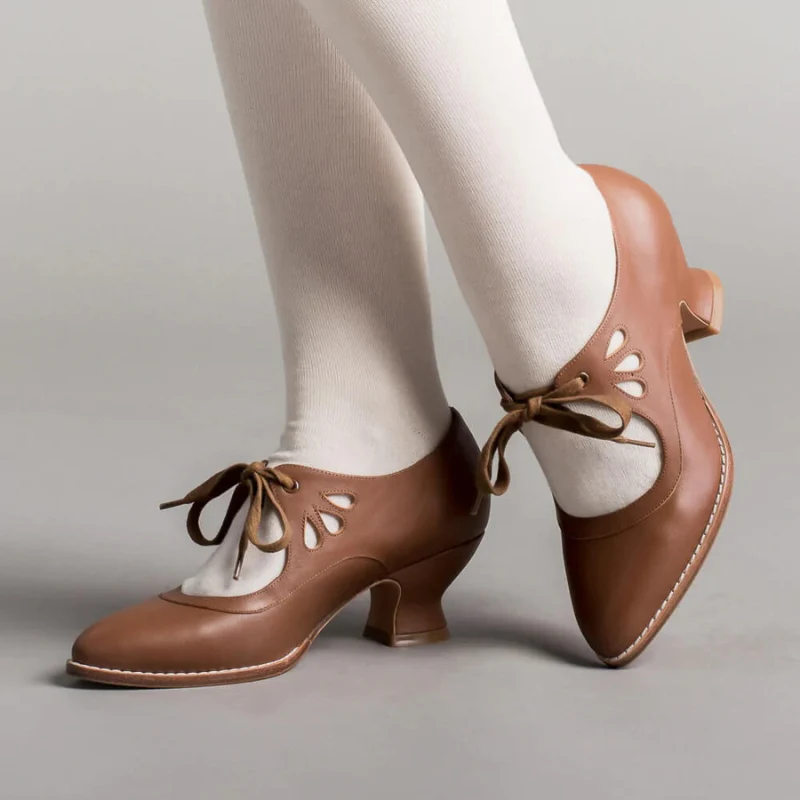 Chaussures à Talons Tendance avec Détails Découpés - Image 3