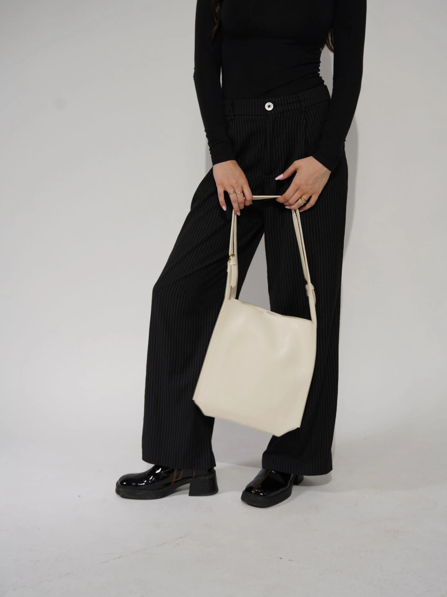 Sac à Bandoulière Élégant avec Bandoulière Réglable et Design Classique - Image 19