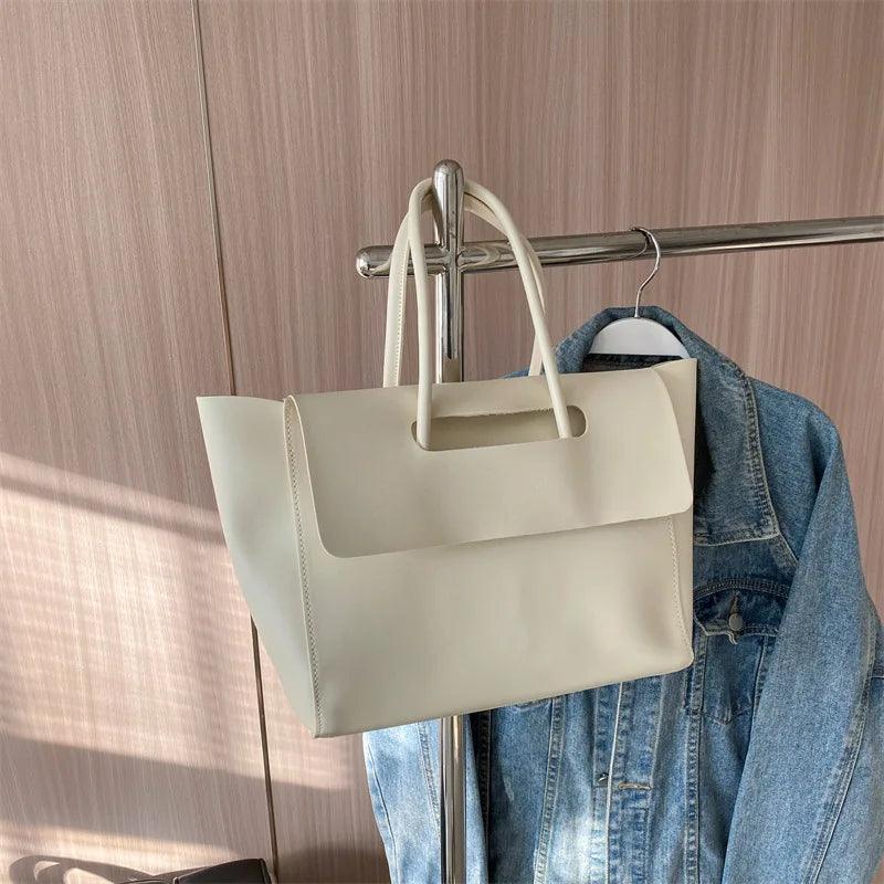 Sac fourre-tout chic et structuré - Image 7