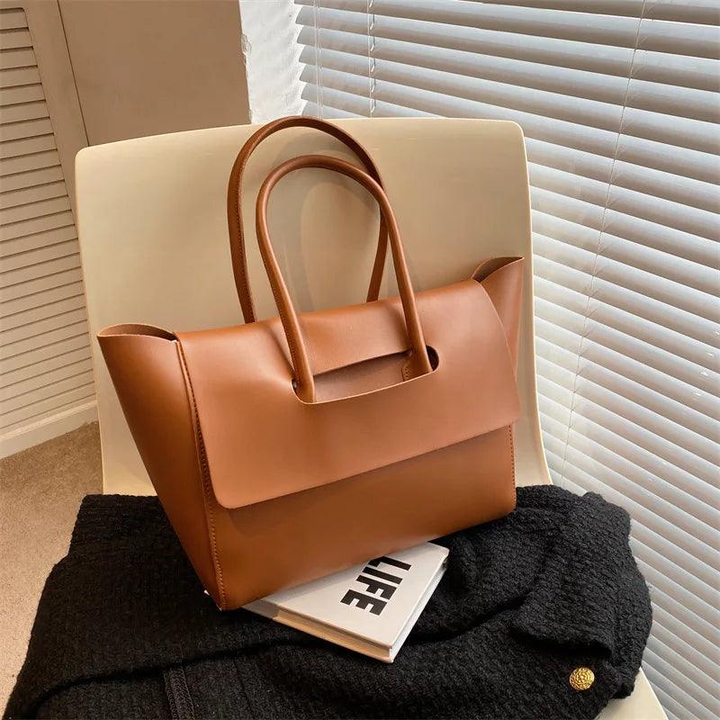 Sac fourre-tout chic et structuré - Image 8