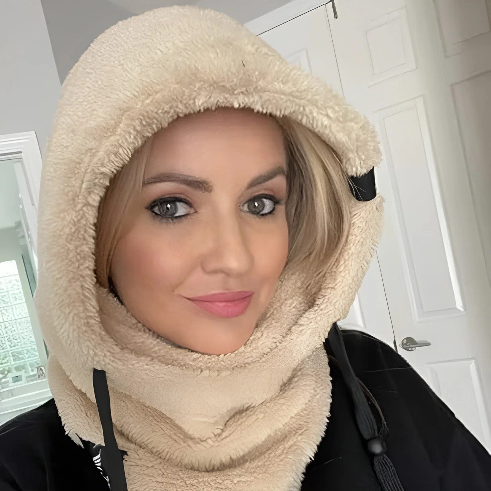 Capuche d'hiver polyvalente en polaire - Image 2