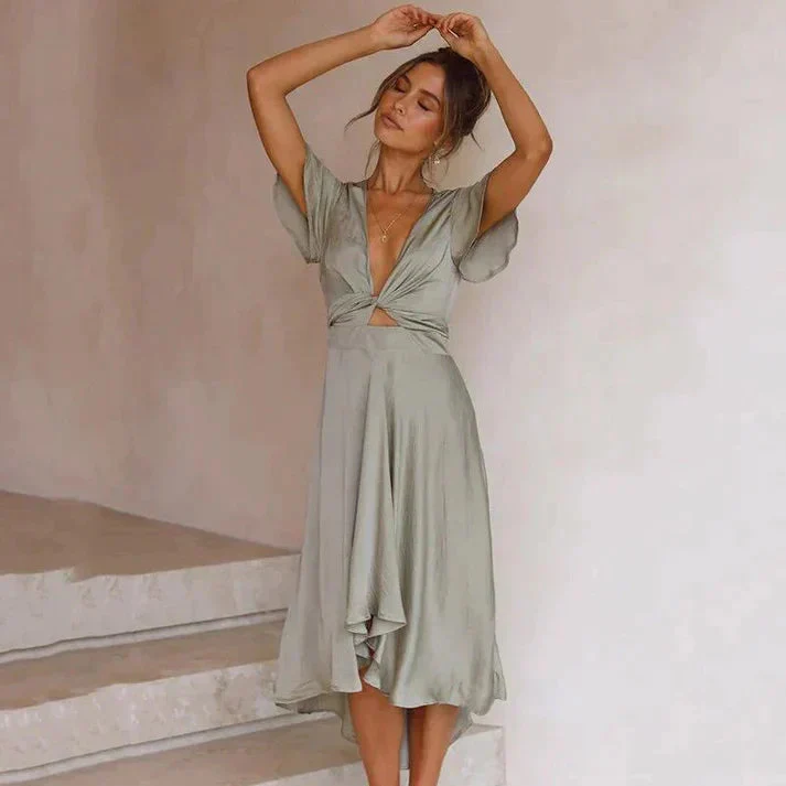 Robe Courte Lena à Décolleté en V Profond
