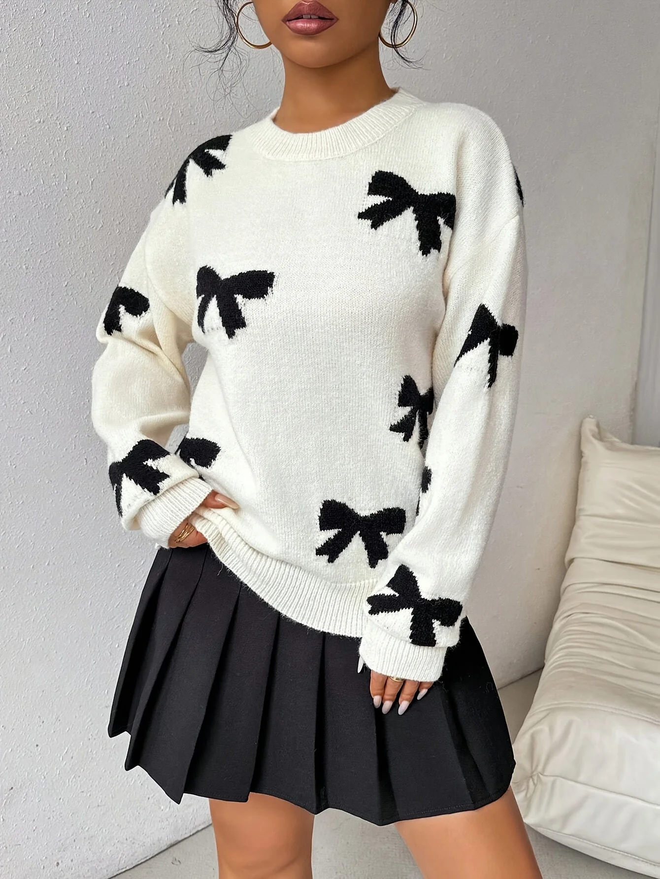 Pull élégant avec détail nœud et motif color-block - Image 4