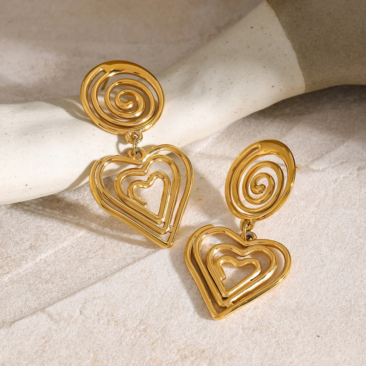 Boucles d'oreilles cœur femme - Image 2