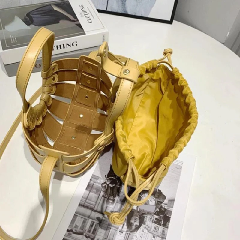 Sac de plage crossbody en cuir avec bandoulières ajustables - Image 9