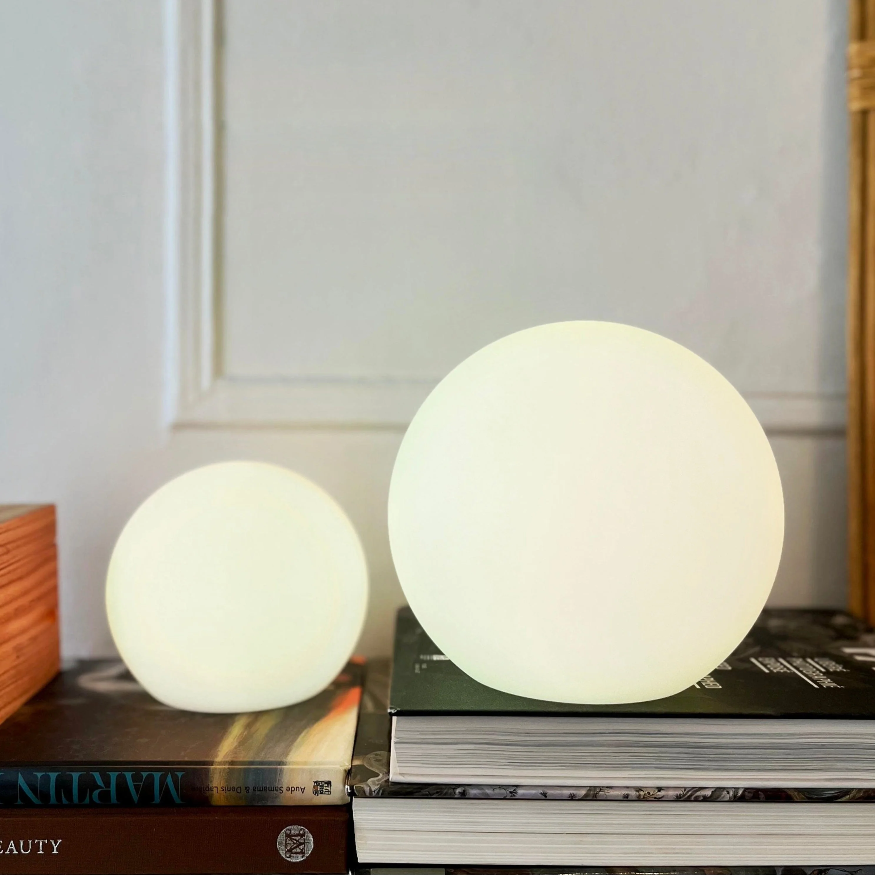 Lampe de table LED sans fil avec 16 couleurs personnalisables - Image 3