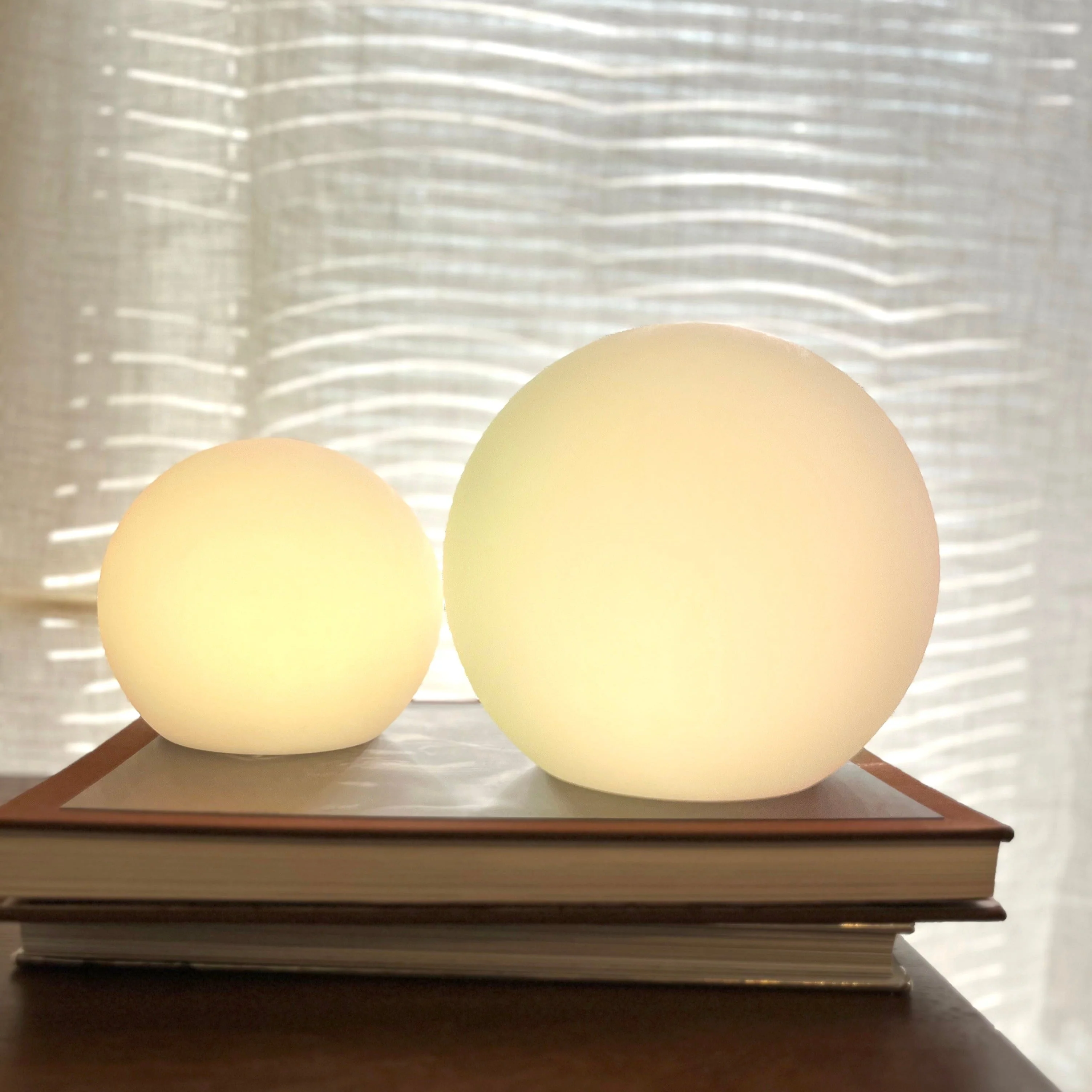 Lampe de table LED sans fil avec 16 couleurs personnalisables - Image 4