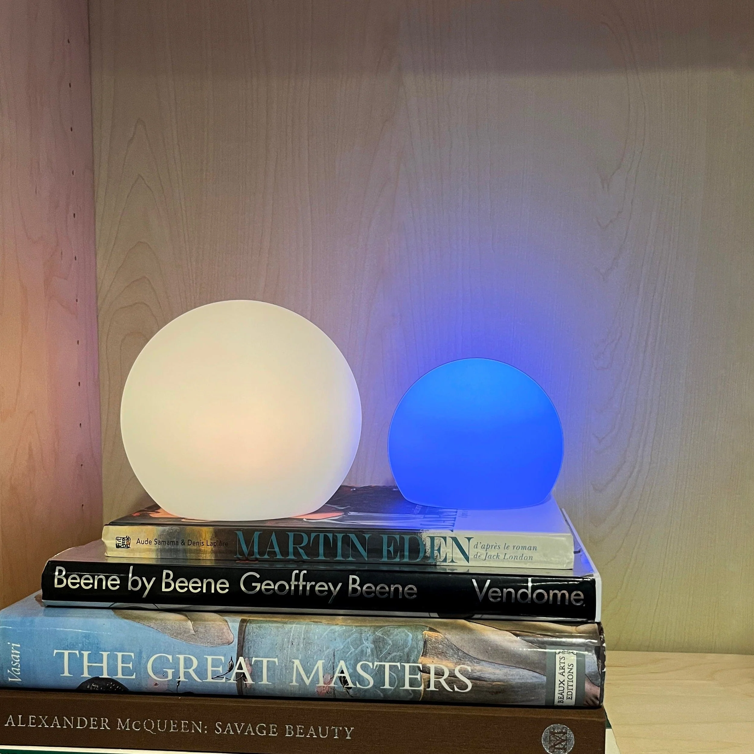 Lampe de table LED sans fil avec 16 couleurs personnalisables - Image 5