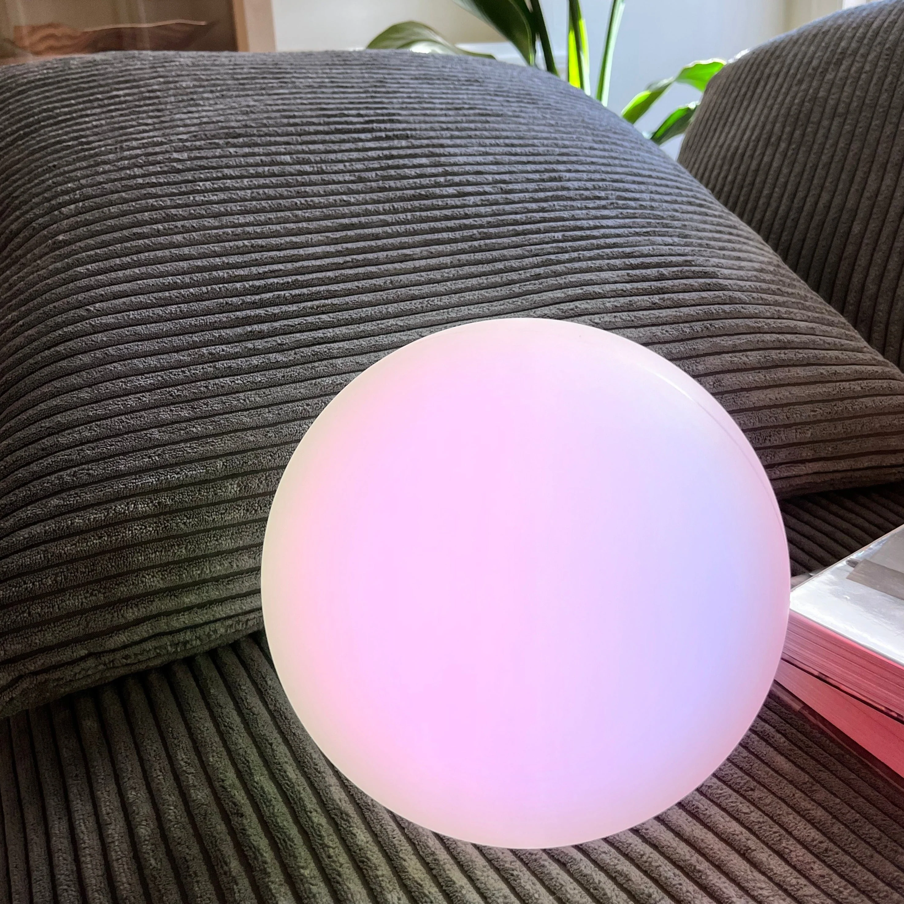 Lampe de table LED sans fil avec 16 couleurs personnalisables - Image 9