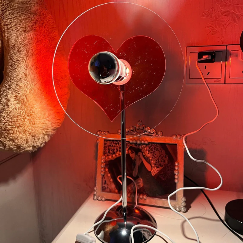 Lampe de table LED rechargeable cœur style ventilateur - Image 3