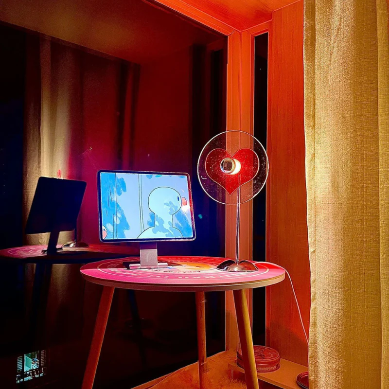 Lampe de table LED rechargeable cœur style ventilateur - Image 4