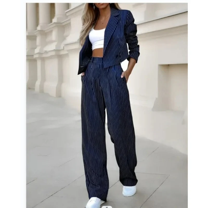 Luna – Ensemble deux pièces élégant avec blazer court et pantalon large