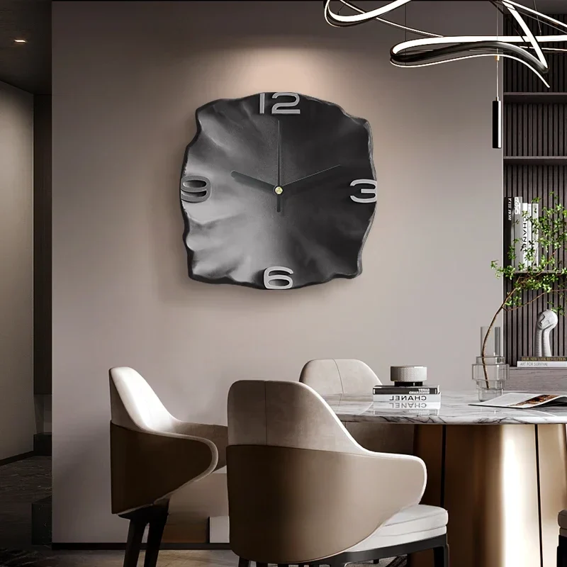 Horloge murale contemporaine motif en relief artistique - Image 4
