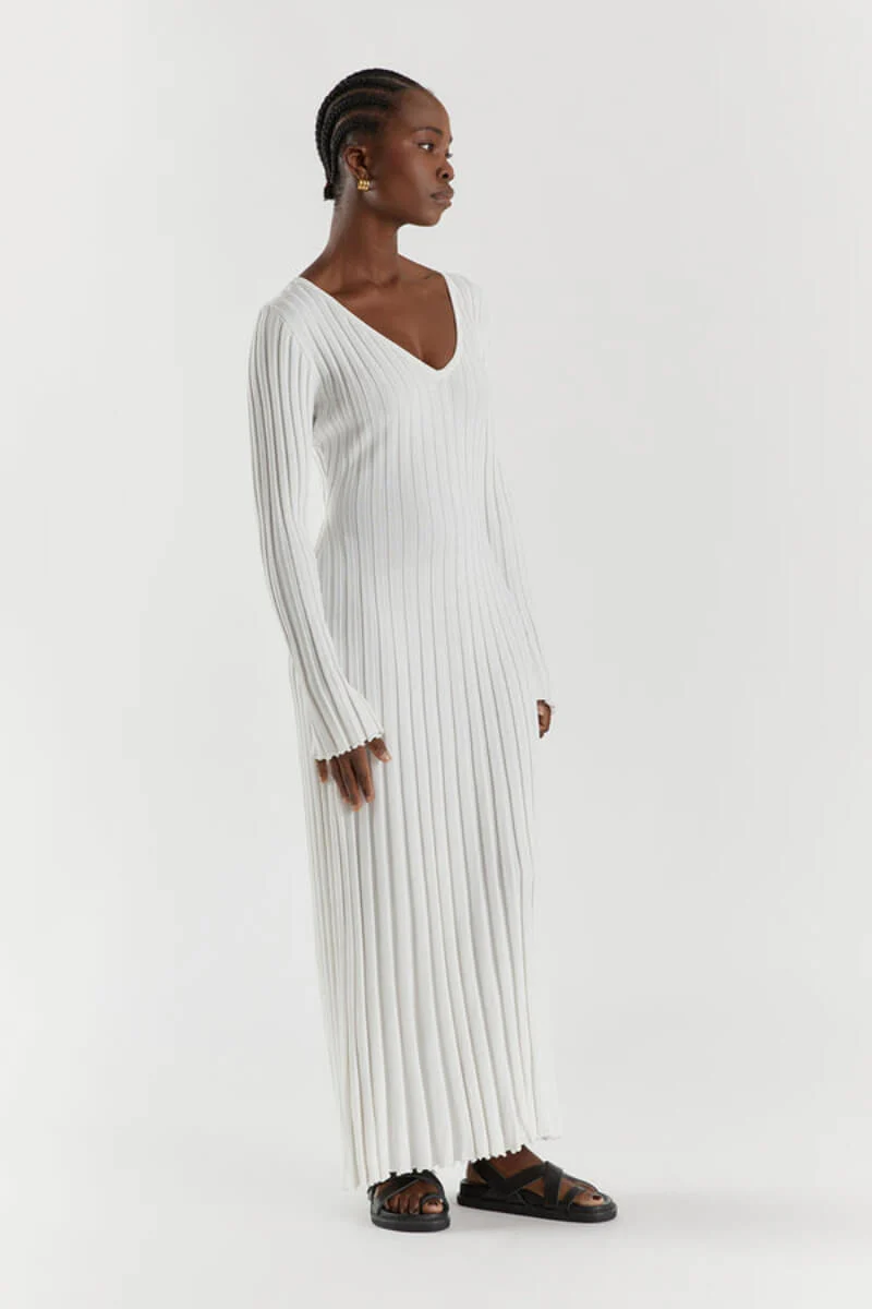 Maria - Robe Midi Élégante en Tricot à Col en V - Image 10