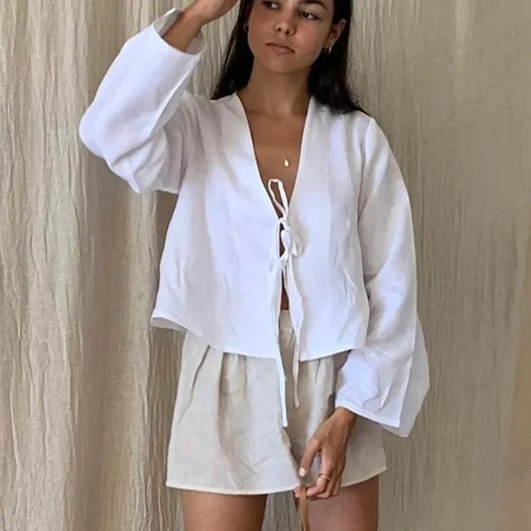 Blouse courte femme col V profond avec lien ajustable - Image 3