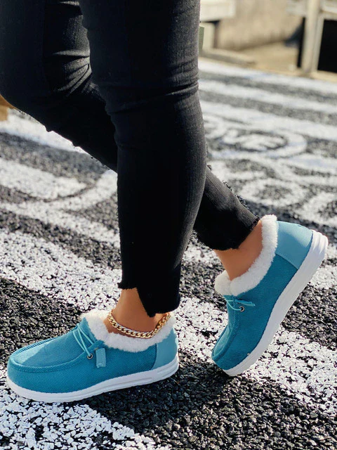 Mia - Chaussures à bout rond Mia Design élégant avec accent en fausse plume - Image 3