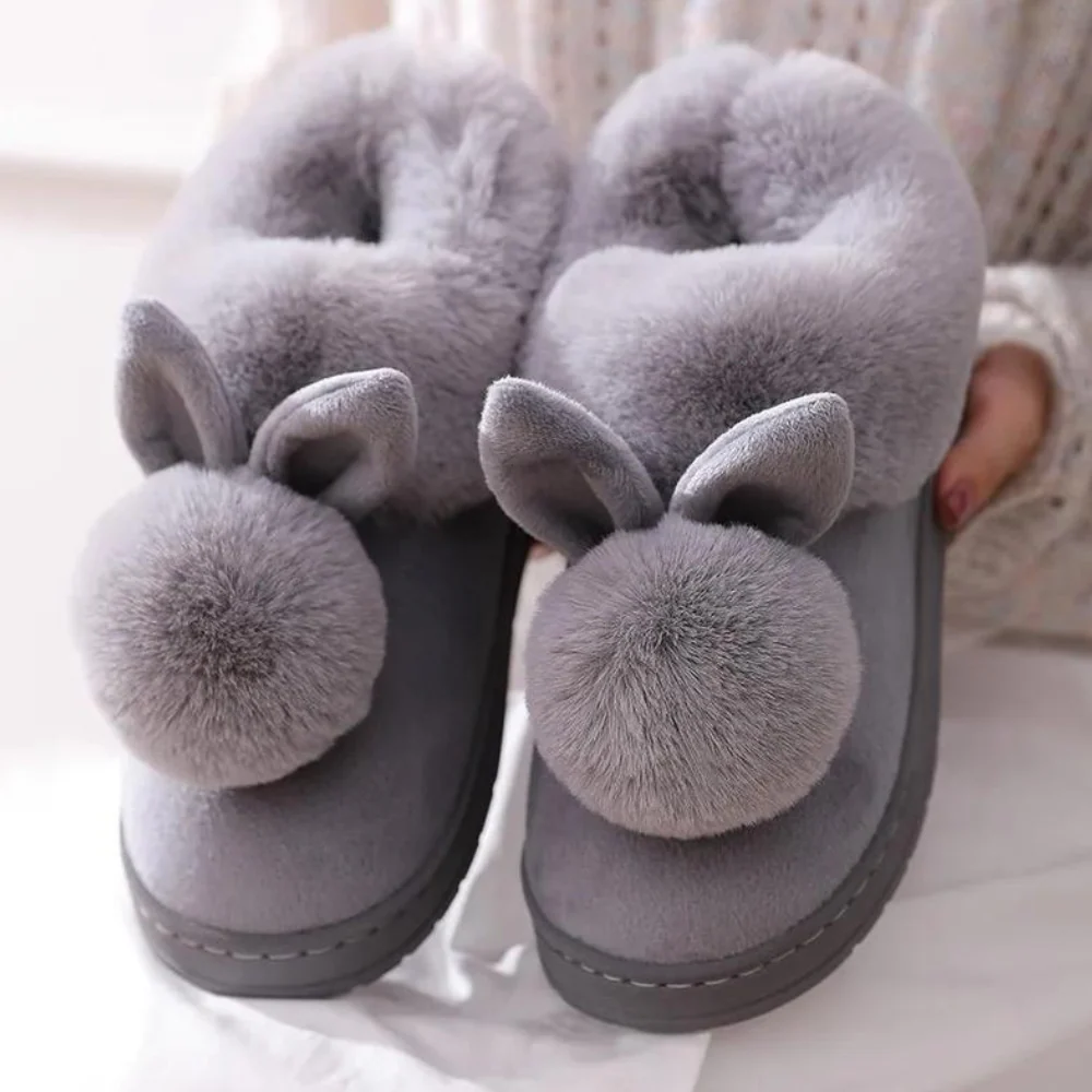 Milo – Pantoufles confortables avec détails duveteux et oreilles de lapin - Image 3
