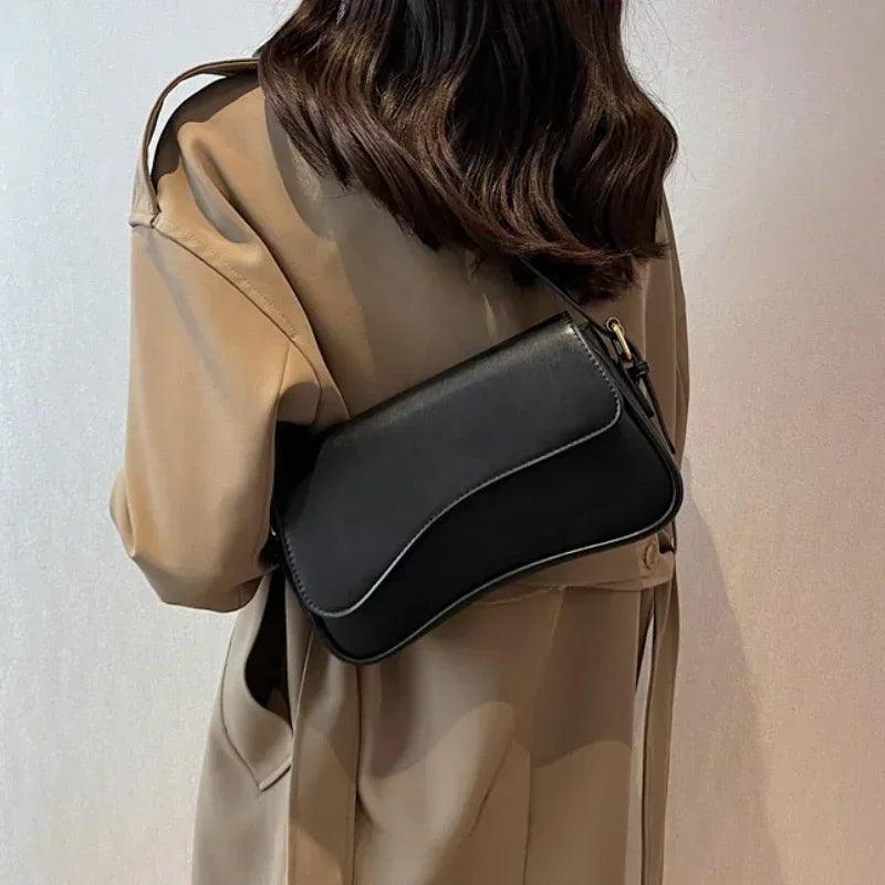 Sac à bandoulière élégant avec fermeture magnétique