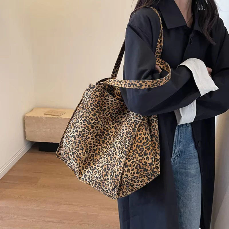 Sac cabas femme imprimé léopard grand format - Image 2