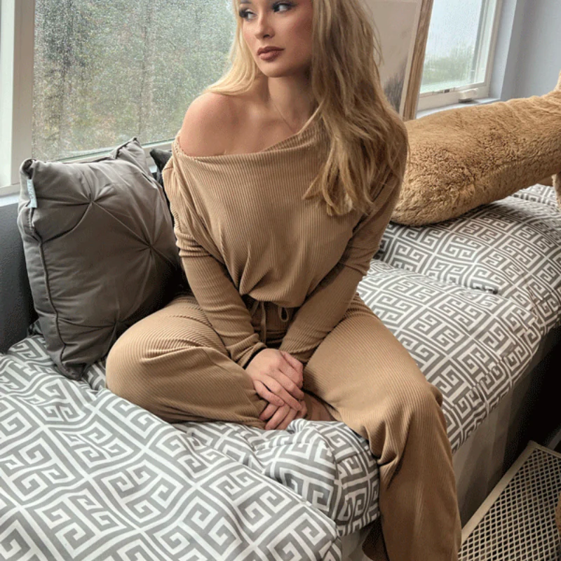 Ensemble femme 2 pièces haut décolleté manches longues + pantalon large - Image 5