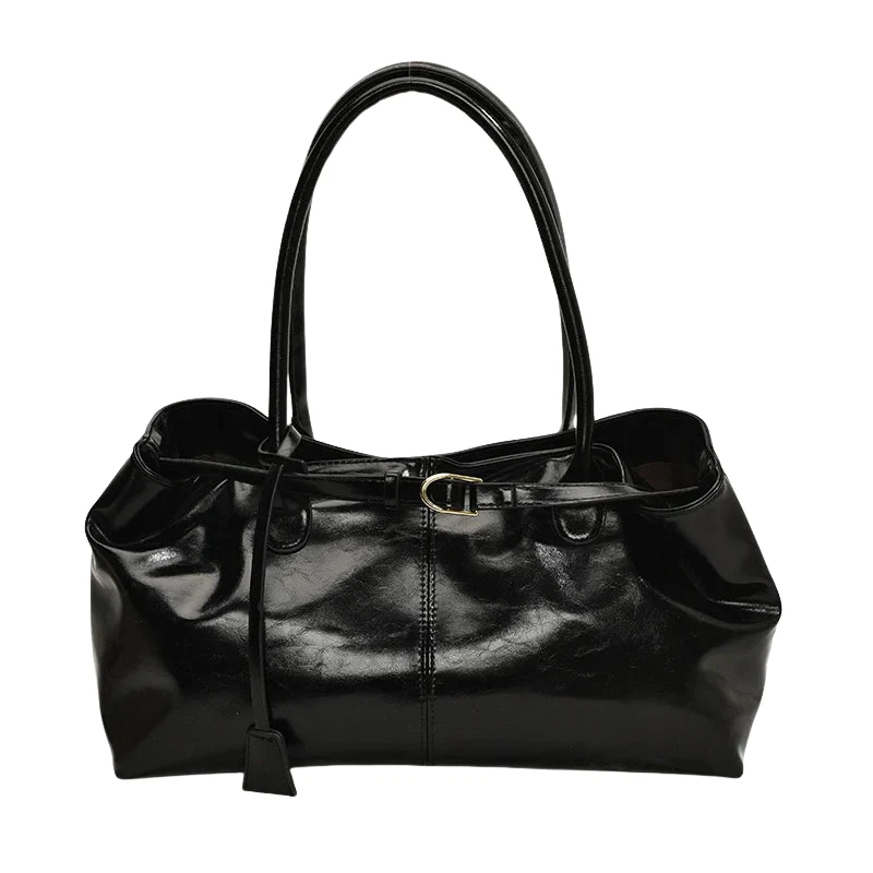 Sac à main souple avec détail ceinture décorative